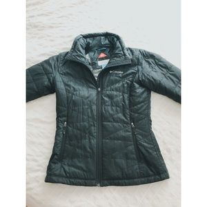 Columbia Women's Black Puffer Jacket - Fitted